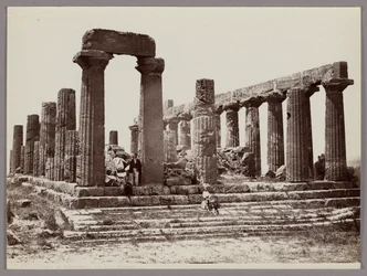 Agrigento: Juno Lacinian temppeli, Girgenti, nro 1347