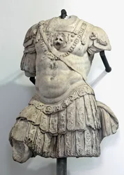 Marmoririntakuva Andrea Dorian (1466-1560), condottiere ja Genesin amiraali. Giovanni Angelo Montorsolin (1507-1563) veistos Genes, Palazzo Ducale