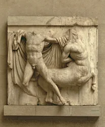 Lapith tappaa kentaurin, metooppi XXVII Parthenonin eteläpuolelta, 447-432 eKr. (marmori)