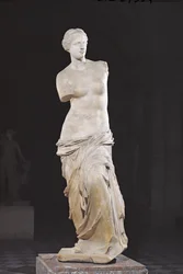 Aphrodite, "Venus de Milo", hellenistinen aika, noin 130-100 eKr. (marmori)