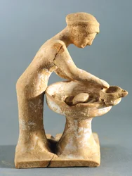 Arkielämän kohtaus, Tanagra (terrakotta)