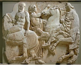 Kreikkalainen taide: "" ratsumiehiä""" Parthenonin friisi. Marmoriset helpotussukat. 447-432 eaa. Athenes, Akropolis-museo