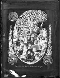 1884; British Columbian tuhatkahdeksansataa jalokiveä tervehtivät teitä!; edellisenä vuonna otetuista lasten muotokuvista tehty yhdistelmäkuva, 1885
