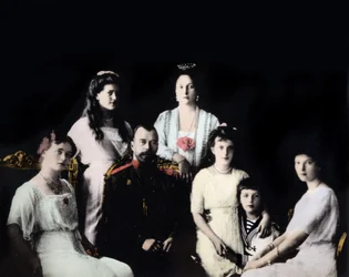 Venäjän keisarillisen perheen muotokuva. Valokuvaus noin 1910-1915.