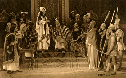 Jeesus suuren neuvoston edessä, 1922.