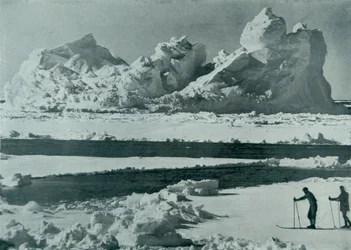 A Berg hajoaa pakkauksessa, c19101913, 1913