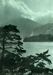 Lähestyvä myrsky Motosu-järvellä, 1910.