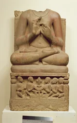 Buddhan kaiverrus saarnan asenteessa, Sarnath, Uttar Pradesh, 5. vuosisata (hiekkakivi)