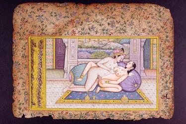 Eroottinen kohtaus ylellisessä budoaarissa, Rajasthanin pienoismaalaus
