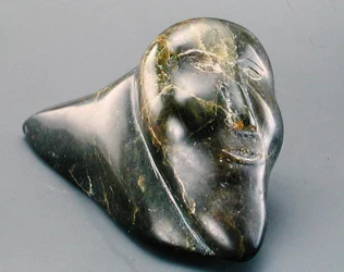 Hymyilevä mies, Cape Dorsetista (vuolukivi)