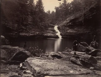 Lula Lake ja Upper Falls Rock Creekissä, lähellä Lookout Mountainia, Georgiassa, 1864-65.