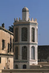Moskeijan minareetti, Deyn palatsi