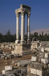 Tetrapylon, Umayyad-kausi (661-750)
