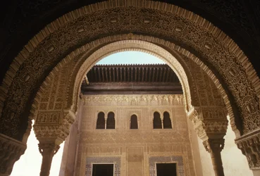 Näkymä palatsille patio de Mexuarilta (katso myös 249978)