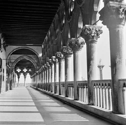 Palazzo Ducalen loggia, Venetsia, n. 1960 (b/w kuva)