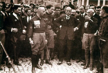 Marssi Roomaan, Mussolini ja mustapaidat vuonna 1922.