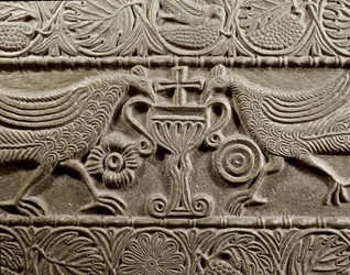 Yksityiskohta kirjasta "Christ in Majesty" (kivi)