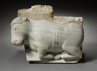 Fragmentti pääkaupungista, jossa on Pyhän Luukkaan härkä, n. 1175-1200