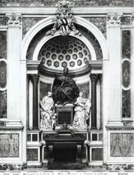 Paavi Klemens XII:n (1652-1740) muistomerkki porfyyriurnilla ja pylväillä Pantheonista Temperancen (L.) ja Prudencen (R.) välissä Corsinin kappelissa (pronssi, marmori, porfyyri) (m/v kuva)