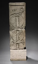 Pylvään este, Lombardic, 700-800