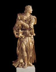 Näkymä yhdestä puisista enkeleistä Bardi di Vernion kappelissa (kullattu puinen enkeli) 1300-luvun Firenze, Basilica Santa Croce, Italia