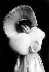 Marie Studholme 1875-1930, englantilainen näyttelijä, 1900-luku.