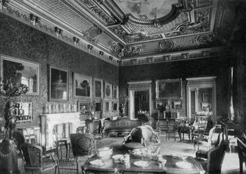 Sali, Montagu House, 1908.