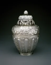 Inkivääripurkki kannella, n. 1677 (sterlinghopea)
