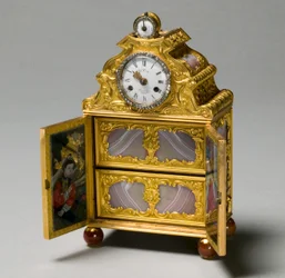 Pienoiskaappi kellolla, n. 1770-75