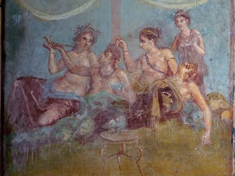 Pompeijissa paljastunut fresko, jossa roomalainen yläluokka nauttii ylellisestä elämästä. Pompeji, Italia.