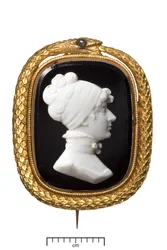 Kultainen muistorintaneula prinsessa Charlotten kuoleman johdosta, noin 1817