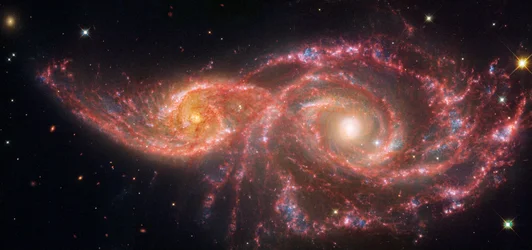 Hubble tutkii galaksiparia