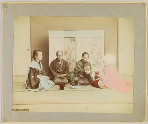Japanilainen vihkimisseremonia (käsinvärinen mustavalkokuva)