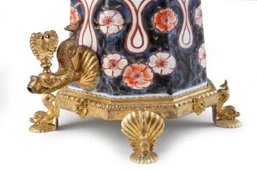 Harvinainen tyylikkäästi asennettu Imari-kahvipannu ja kansi (keraaminen)
