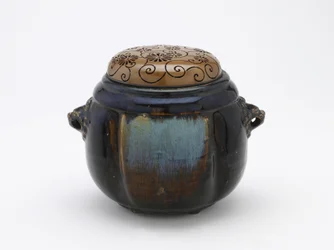 Kivihiilisäiliö tai suitsuke, Seto, Aichin prefektuuri, Edo-kausi (keraaminen)