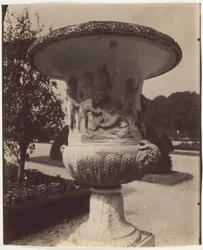 Versailles, maljakko