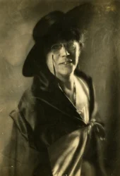 Bealsin omakuva, 1920