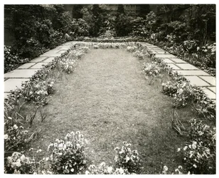Herra ja rouva John Morgan, 39 W 11 St, Greenwich Village, New York, USA, n. 1939-40 (gelatiinihopeakuva)