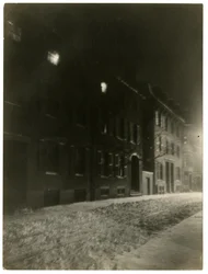 Pinckney St, Boston, Mass, USA, n. 1902-10 (gelatiinihopea valokuva)