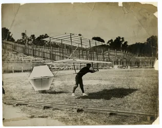 William Avery elokuvassa "Gliding Machine"