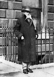 Old Odell, kuuluisasta Savage Clubista, Adelphi Terrace, Lontoo, 1926-1927.