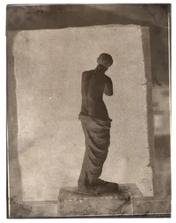 Nimetön [Asetelma Venus de Milon patsaan kanssa], 1852-53.