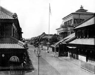 Katu Tokiossa, Japanissa, valokuvaaja John Lawson Stoddard (1850-1931), matkailija ja luennoitsija, opetuksellinen julkaisu Chicagolle