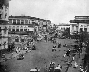 Street of Clive Kalkutassa Intiassa valokuva: John Lawson Stoddard (1850 1931) Traveler and Conferencier Opetusjulkaisu -Chicagossa (m/w kuva)