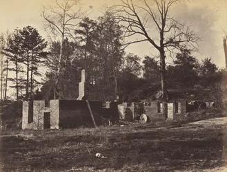 Ruins on Gaines Mill, Virginia., huhtikuu 1865 (albumiiniprintti kiinnitetty kudospaperille)