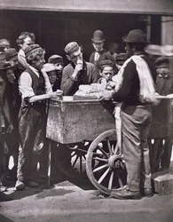 Half Penny Ices, elokuvasta Street Life in London, 1876-77 (woodburytype)