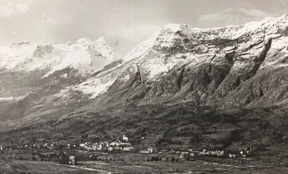 Albumi "Oma maailmansota - muistoja Lounaisrintamasta Kärntenissä, Italiassa, Trentino-Alto Adigessa) 31.3.1915-12.11.1918 - Josef Zohlen Wien": Mount Rombon (m/v kuva)