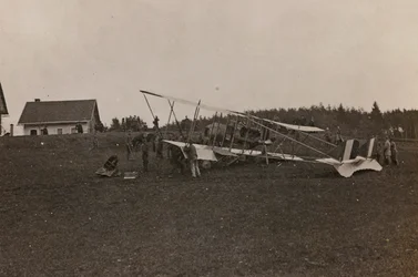 Albumi "Oma maailmansota - muistoja Lounaisrintamasta Kärntenissä, Italiassa, Trentino-Alto Adigessa) 31.3.1915-12.11.1918 - Josef Zohles Wien": Itävallan sotilaita mieillä