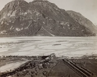Albumi "Oma maailmansota - muistoja Lounaisrintamasta Kärntenissä, Italiassa, Trentino-Alto Adigessa) 31.3.1915-12.11.1918 - Josef Zohlen Wien": Tagliamento (m/v kuva)