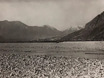 Albumi "Oma maailmansota - muistoja Lounaisrintamasta Kärntenissä, Italiassa, Trentino-Alto Adigessa) 31.3.1915-12.11.1918 - Josef Zohlen Wien": sota-alue (m/w kuva)